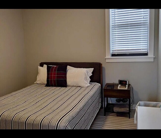 Foto del edificio - 2 bedroom in Chicago IL 60625