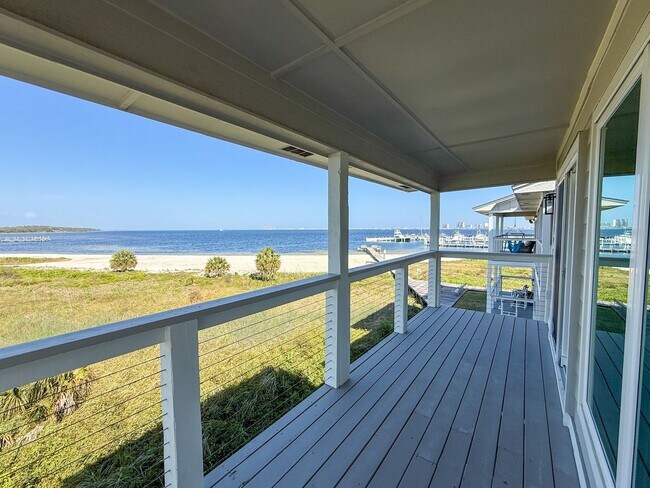 Foto del edificio - Completely renovated 2 bedroom 2 bath waterfront condo for rent near Pensacola Beach!