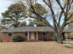 Foto principal - Come take a look at this home on a conveni...