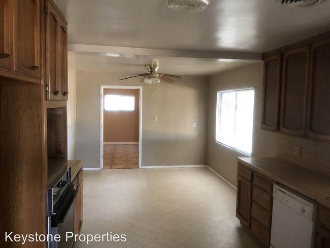 Building Photo - 2 br, 1 bath House - 1048 W. Fulkherth Rd.