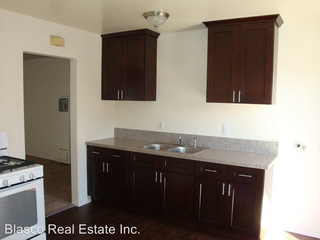 Building Photo - 322 E El Morado Ct