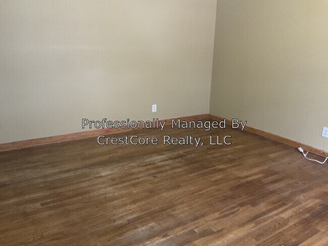 Building Photo - 306 Poplar St
