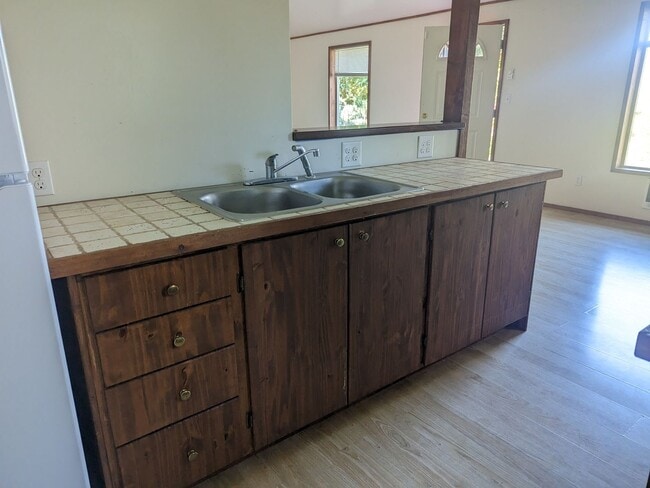 Building Photo - 710 Wolf Valley Dr