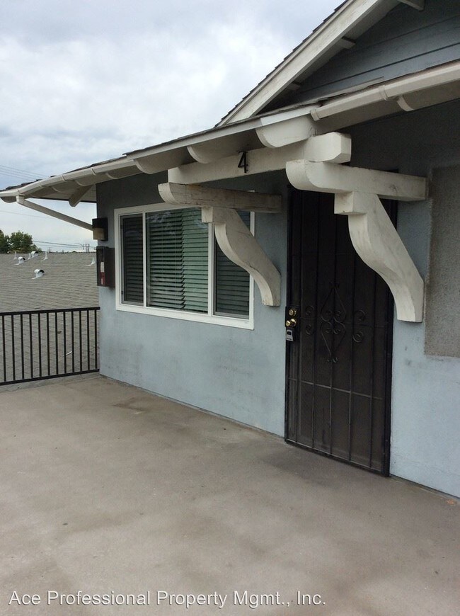 Foto del edificio - 1422 N Acacia St