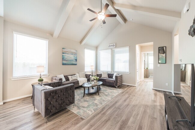 Foto del edificio - 8710 Crossing Oak Ln