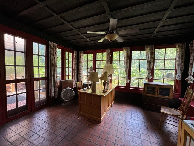 Building Photo - Timeless Elegance: Experience History in t...