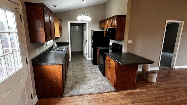 Building Photo - 3060 Natural Way
