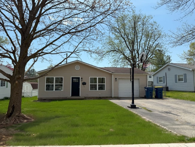 Building Photo - 625 Crescent Dr