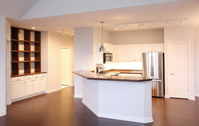 Foto del edificio - 4120 S Lake Dr