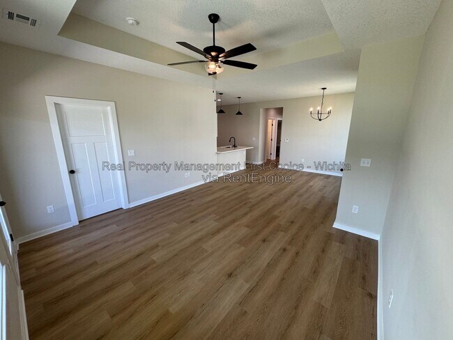 Foto del edificio - 12465 Blanford St