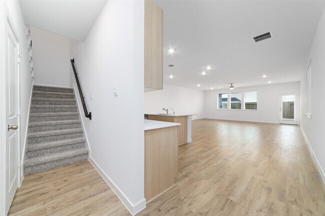Foto del edificio - 3530 Blue Mockingbird St