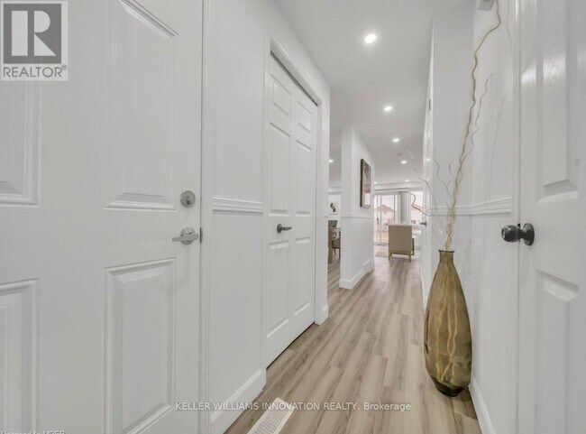 Photo du bâtiment - 239 Red Clover Ct