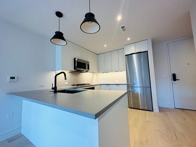 Building Photo - 1 Nevins Hl Wy