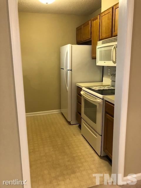 Foto del edificio - 1 br, 1 bath  - 4100 Sedgewood Dr Apt 103