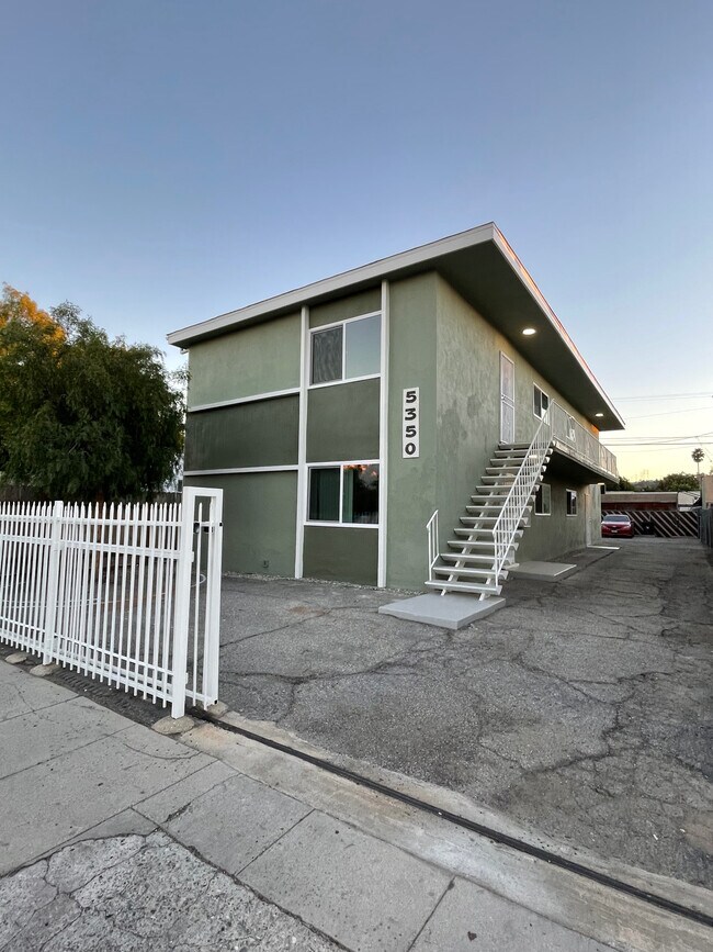 5350 Smiley Dr Unit 2, Los Angeles, CA 90016 Apartments in Los
