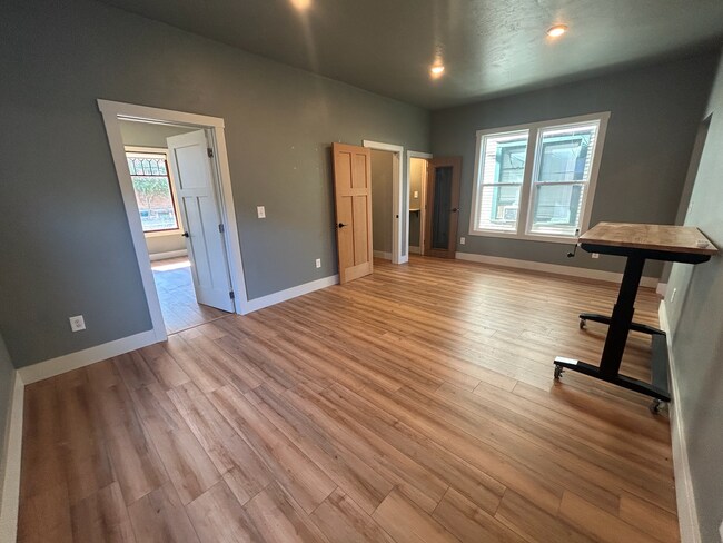 Foto del edificio - Stunning Remodeled 4 BR in North Missoula