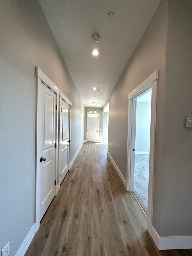 Foto del edificio - Gorgeous West Richland Home Near Country M...