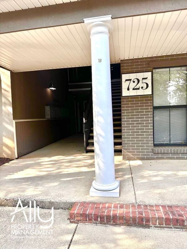 Building Photo - 725 Walker Square