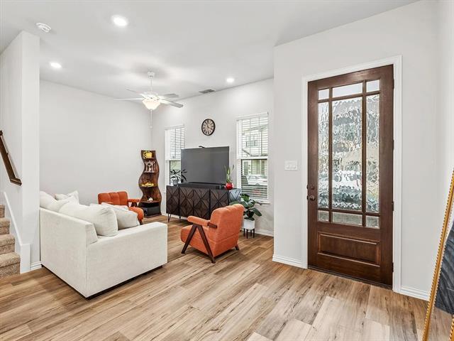 Foto del edificio - 1137 Concan Dr