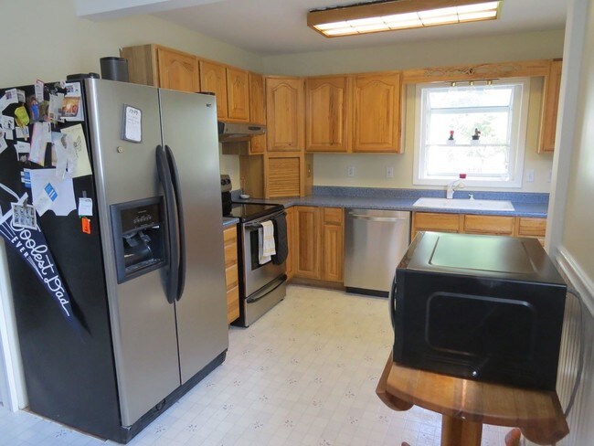 Foto del edificio - 3 br, 1 bath House - 270 E. Hereford St.
