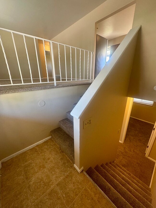 Building Photo - 4 Bedroom Split-Level in Widefield