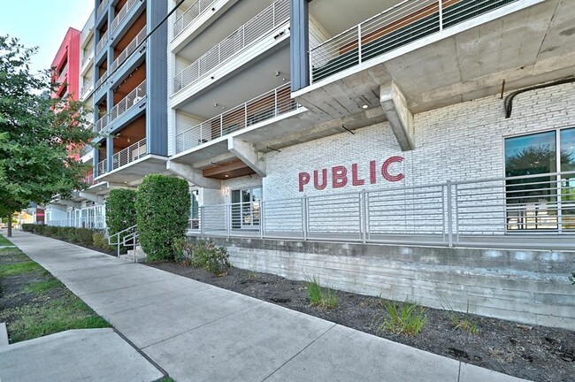 Building Photo - 4361 S Congress Ave