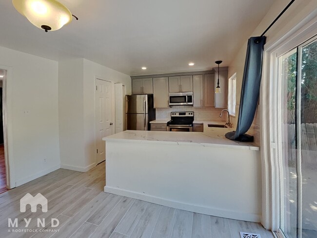 Building Photo - 3450 Pierremont Rd