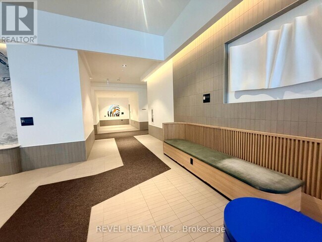 Photo du bâtiment - 395 Square One Dr