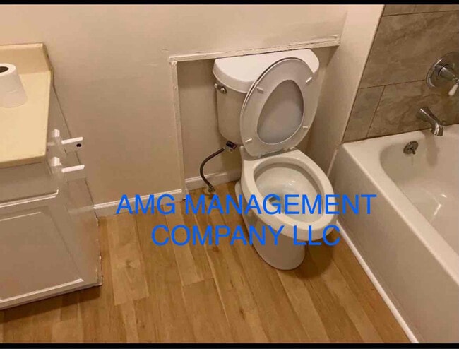 Building Photo - 126 Deluxe Cir