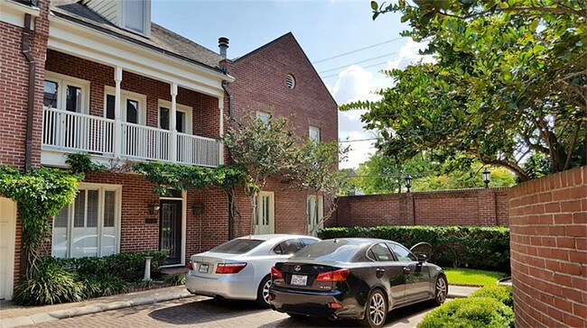 Foto del edificio - 4437 Yoakum Blvd
