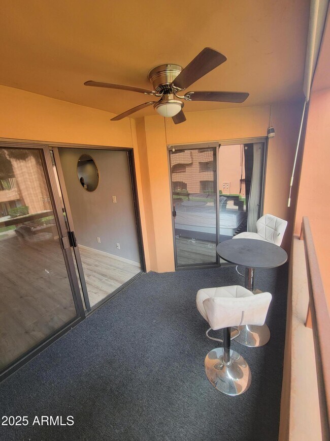 Foto del edificio - 12222 N Paradise Vlg Pkwy S