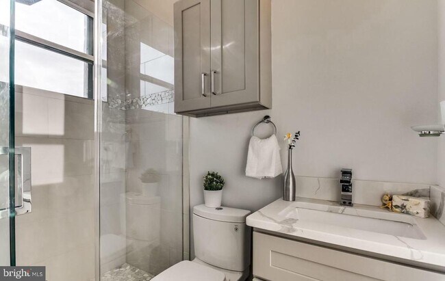 Foto del edificio - 631 Florida Ave NE