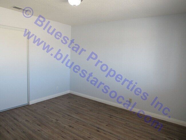 Building Photo - 12652K