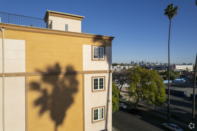 5633 Carlton Way - Carlton Crest Condominiums