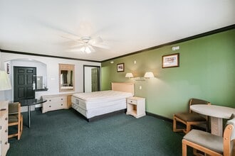 Building Photo - 1025 Swanson St