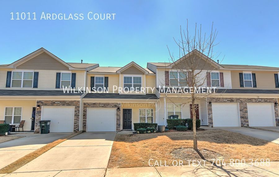 Fabulous 2BR/2.5BTH Townhome UNCC Villages... House Rental in