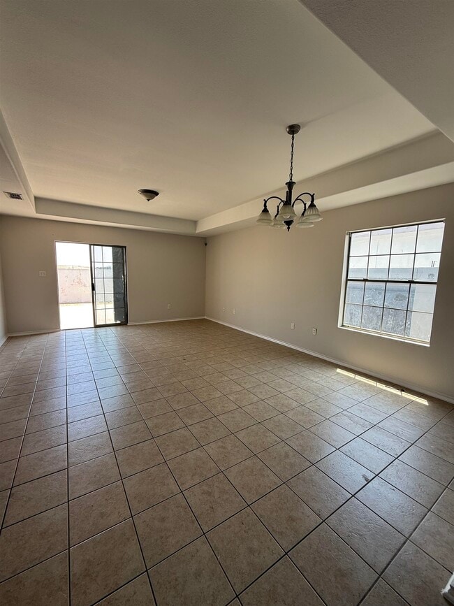 Building Photo - 227 Girasol Ct
