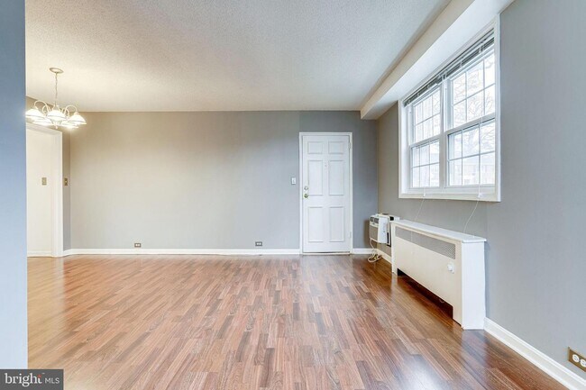 Building Photo - 206 N Trenton St