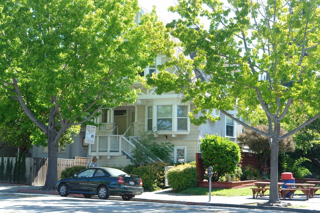 Building Photo - 3111 Telegraph Ave