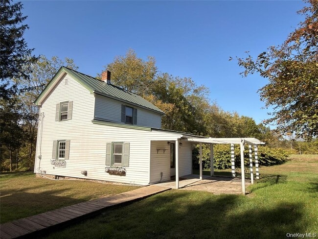 Building Photo - 265 Maybrook Rd