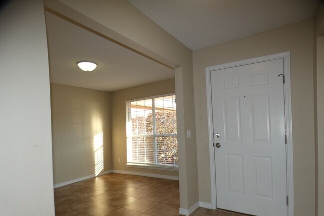 Foto del edificio - Spacious 4-Bedroom Home Spencer Landing