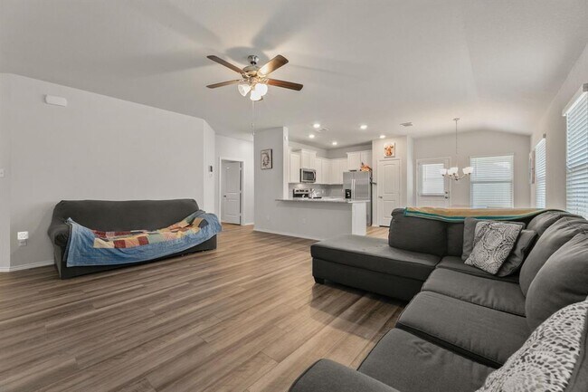 Foto del edificio - 108 Pivot Dr