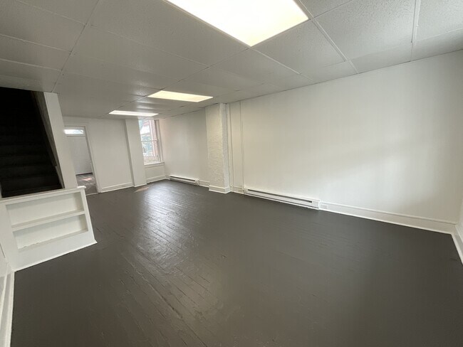 Building Photo - 617 S Pershing Ave