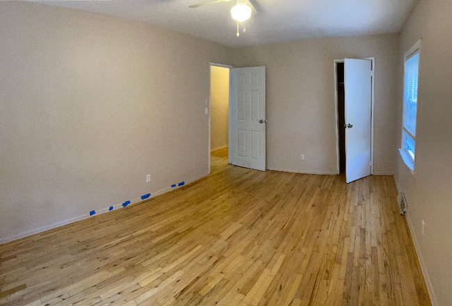 Building Photo - 166-24-124 Gothic Dr