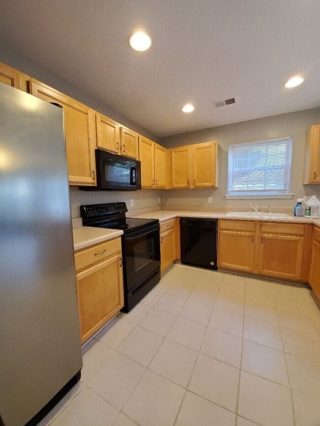 Building Photo - 2030 Stargrass Ct