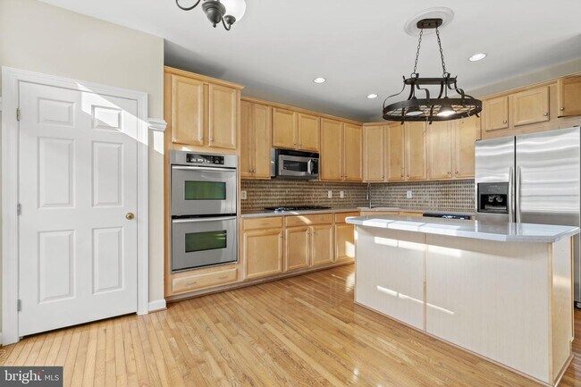 Building Photo - 8436 Chaucer House Ct