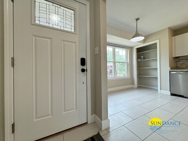 Foto del edificio - Lovely Renovated 3 Bedroom Home in Mary Es...
