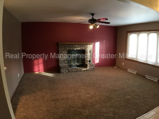 Building Photo - N71W13960 Nicolet Ct