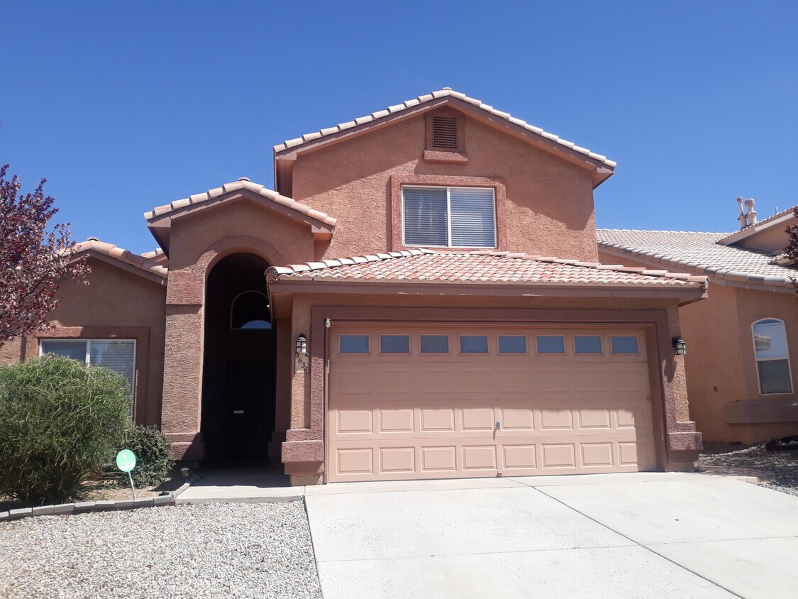 Foto principal - 8636 Bluff Springs Dr NE
