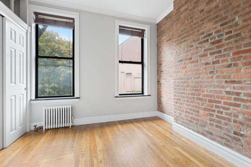 Building Photo - 246 Mott St